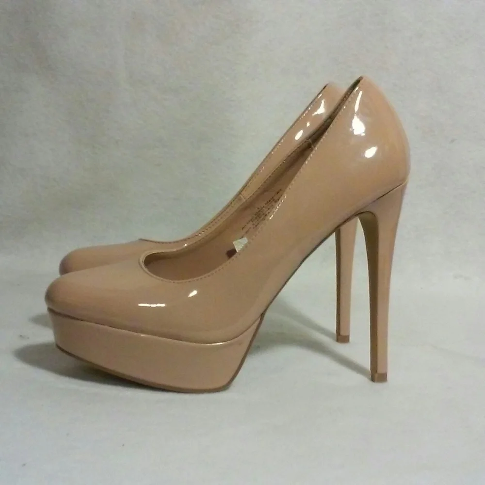 Vintage Y2k  Beige Faux Patent Platform Pumps, 40s Pinup Girl Style Size…
